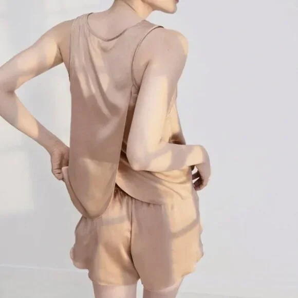 LUNYA Washable Silk Pajama Set - Tank and Shorts Large - Picture 10 of 10